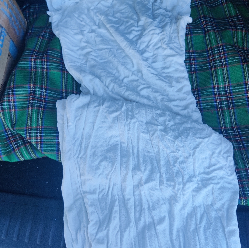 Clothes - Picture 2 of 8
